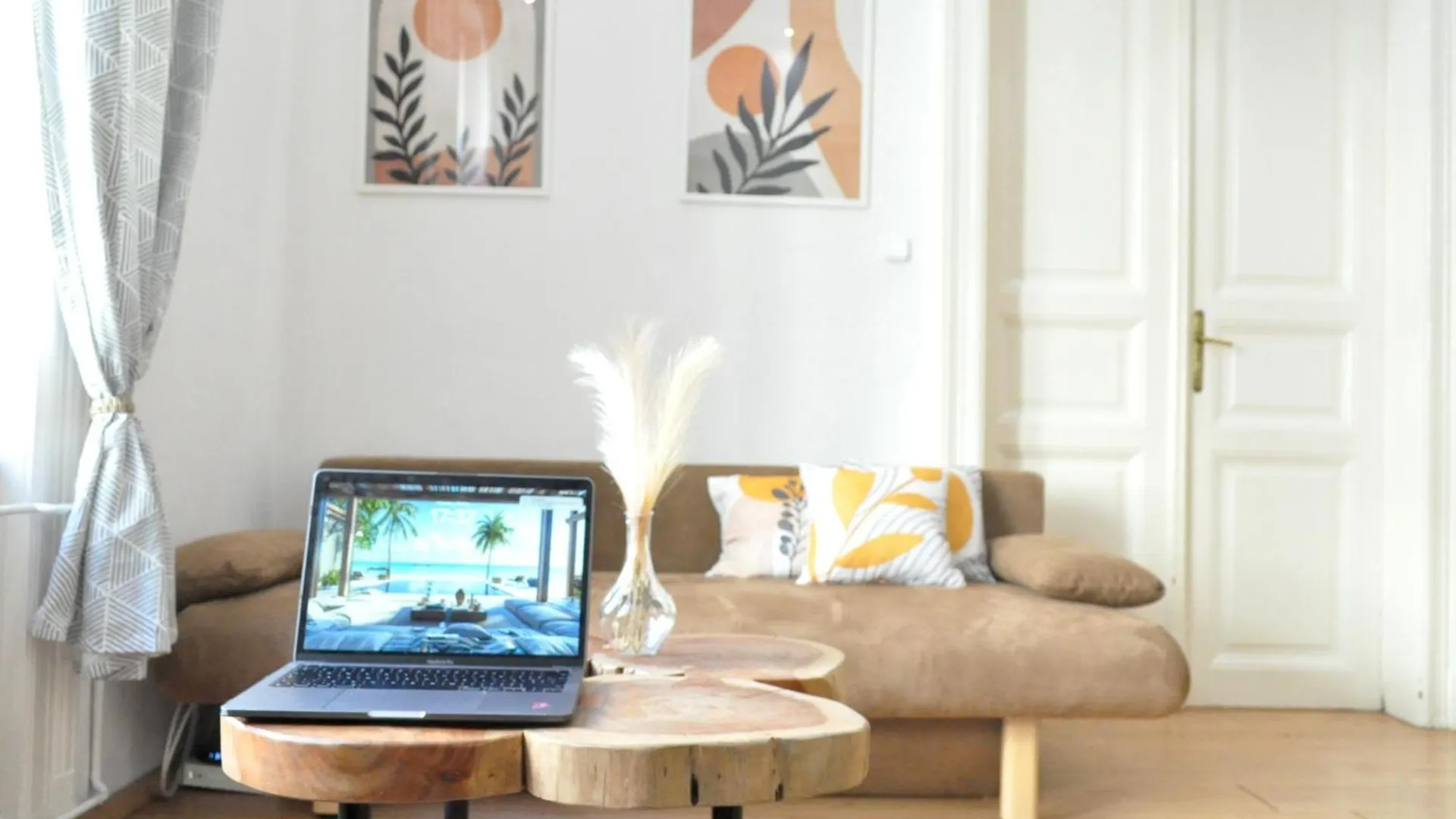 Top Central Rhapsody Residence - 4 Rooms - Steps From Major Attractions 布达佩斯 公寓