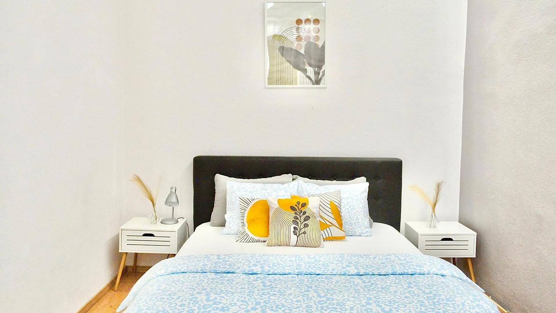 Top Central Rhapsody Residence - 4 Rooms - Steps From Major Attractions 布达佩斯