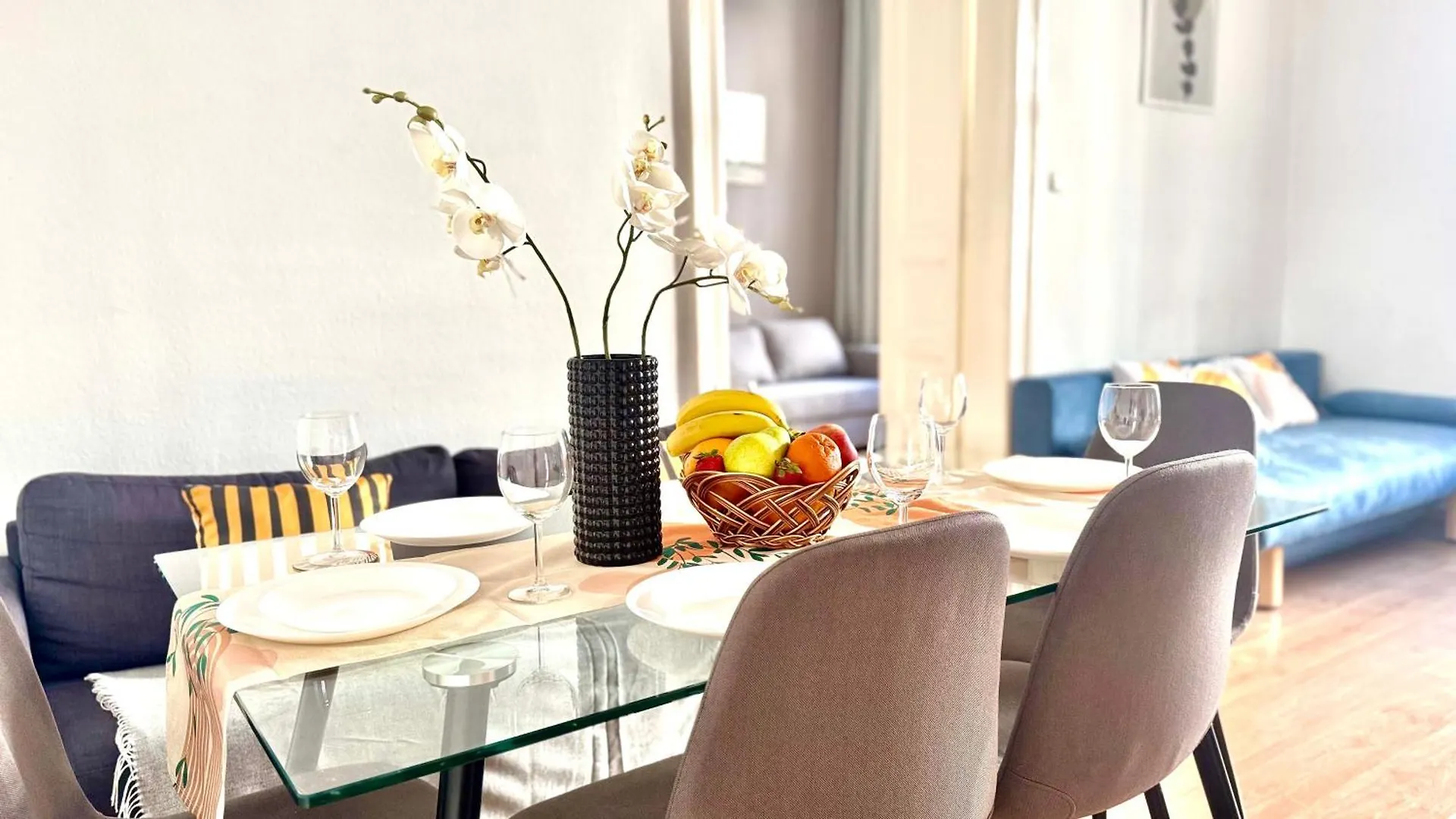 Top Central Rhapsody Residence - 4 Rooms - Steps From Major Attractions 布达佩斯 0*,  匈牙利