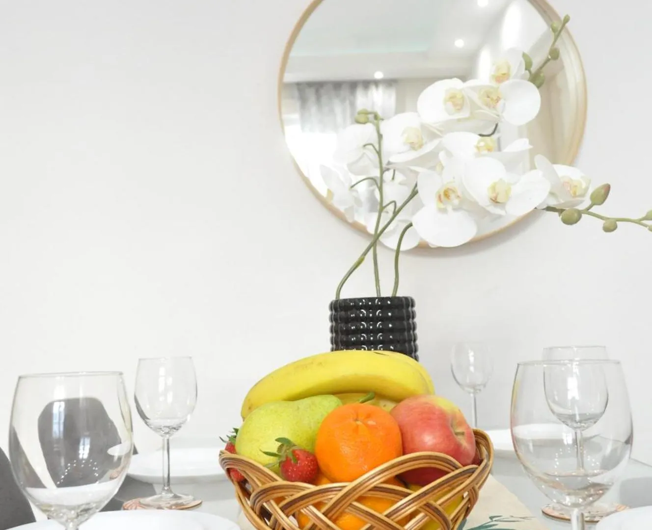 Top Central Rhapsody Residence - 4 Rooms - Steps From Major Attractions 布达佩斯 匈牙利