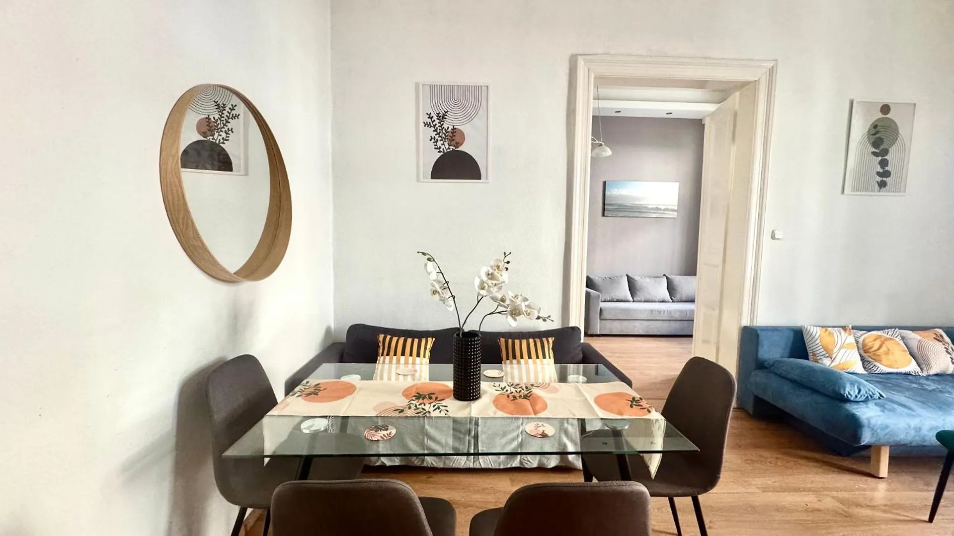 Top Central Rhapsody Residence - 4 Rooms - Steps From Major Attractions 布达佩斯 公寓